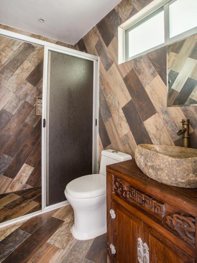 Capital O Cancun Ocean View, Cancun Exterior photo Bathroom