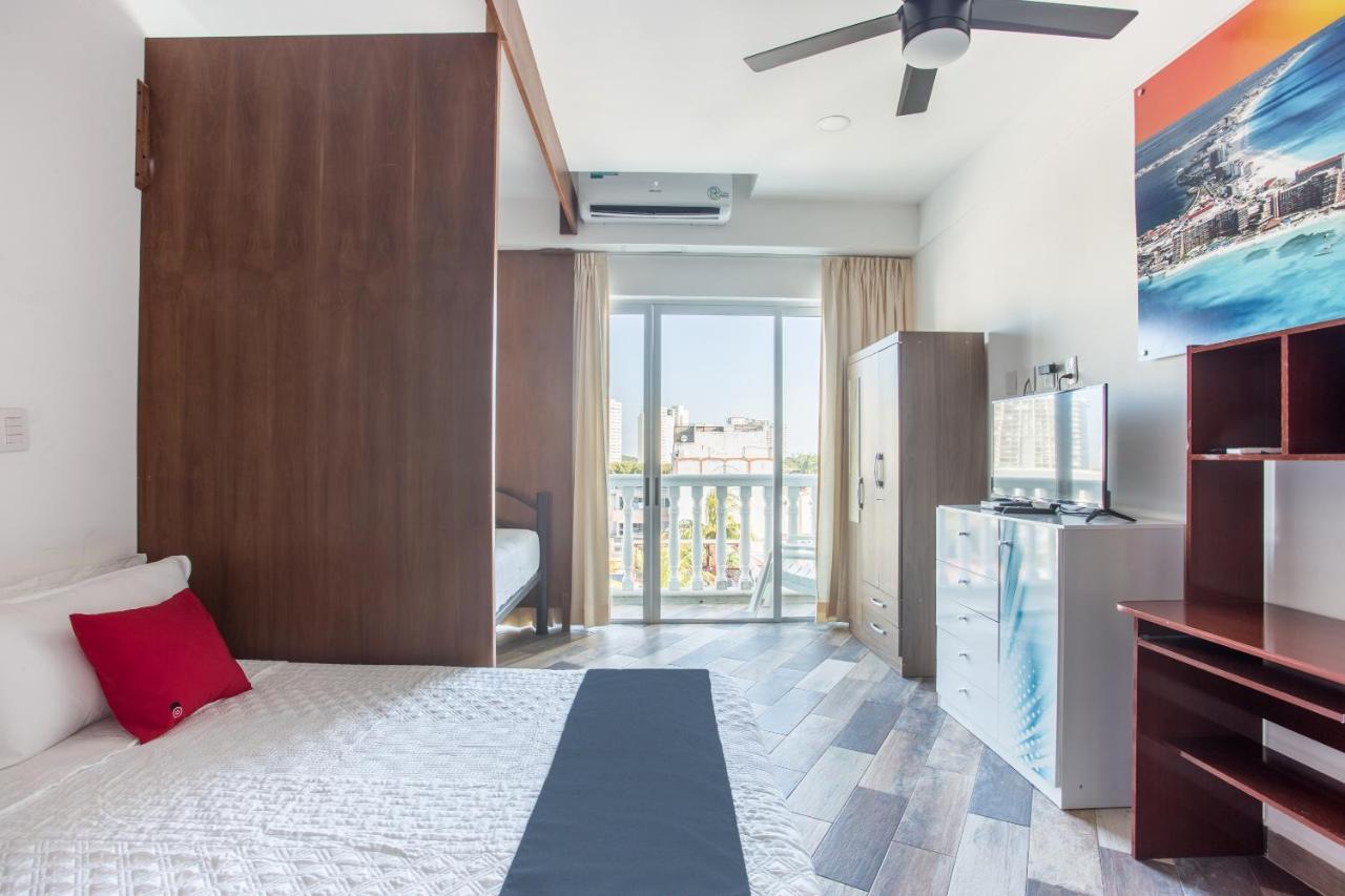 Capital O Cancun Ocean View, Cancun Exterior photo A typical student room at the University of Split